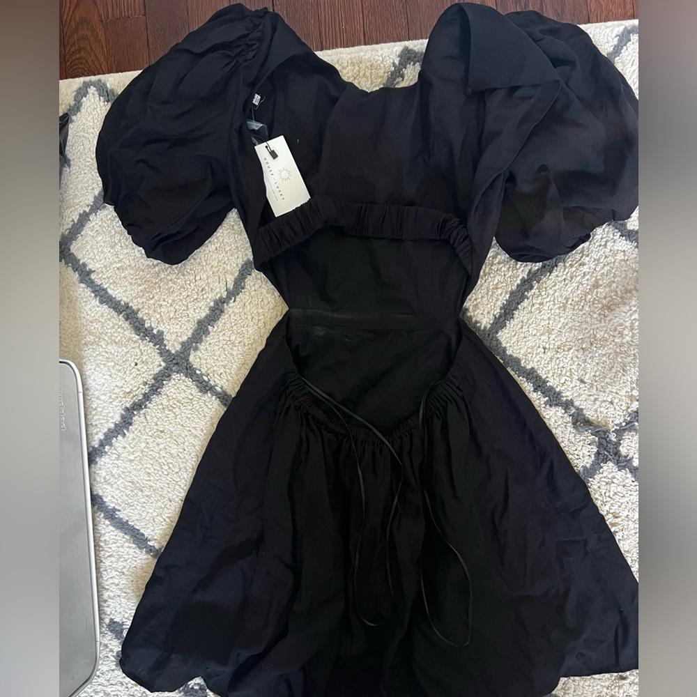 NWT Moon River Open Back. Puff Sleeve dress